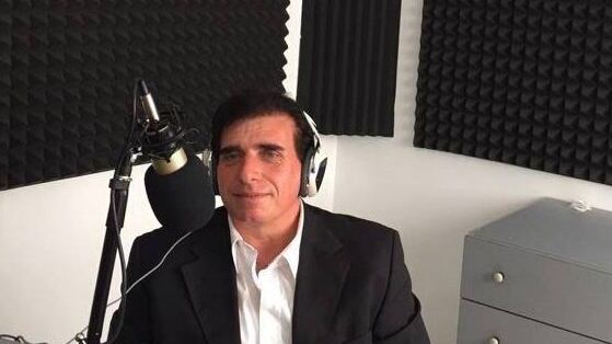 "Qui non può stare". L'arbitro allontana il giornalista in carrozzella