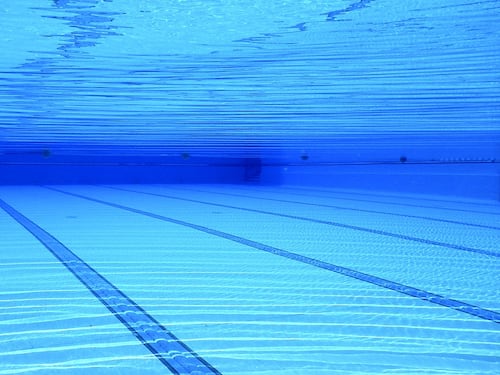 L'arma "nascosta" delle piscine "Ecco perché qui Covid muore"