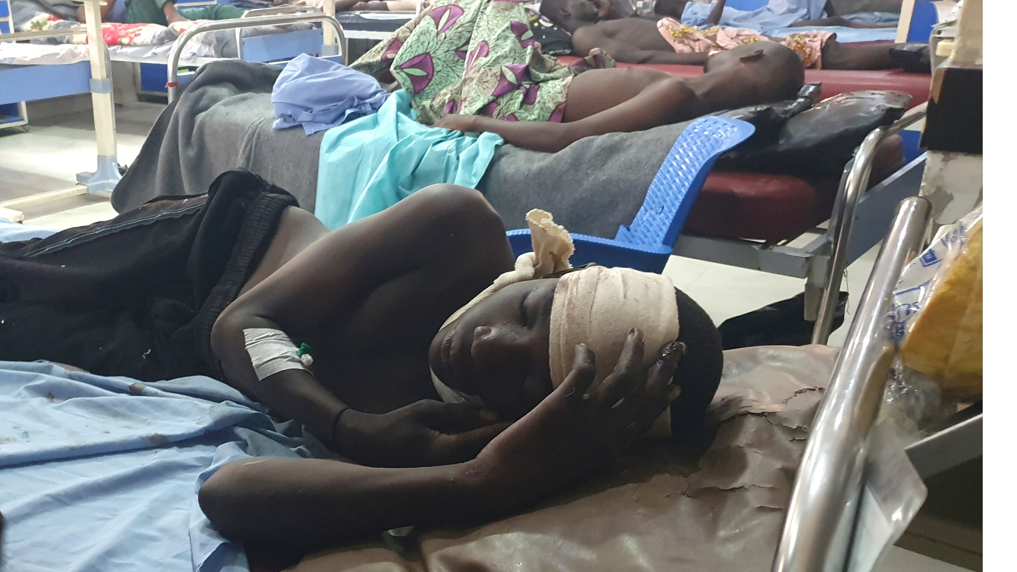 Boko Haram, ultimo orrore islamista: donna si fa esplodere con la bimba in braccio