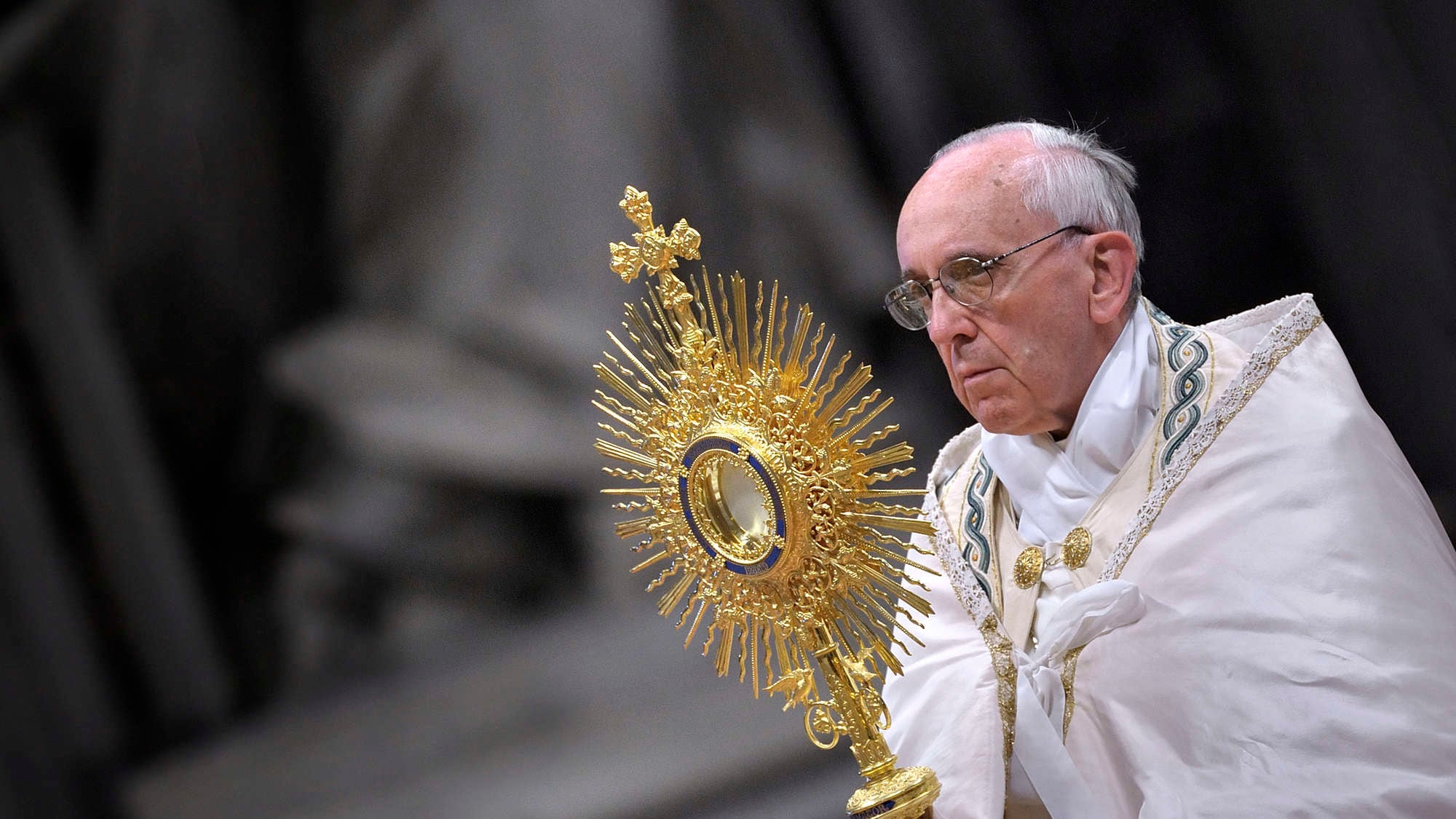 Il Papa contro il politically correct: "L'ipocrisia è lingua dei corrotti"