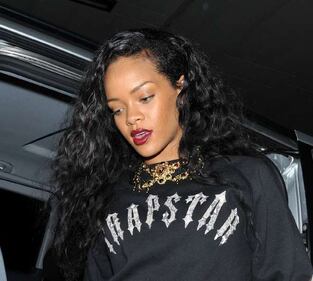 Rihanna: "il vestito del Met? L'ho trovato online" 14
