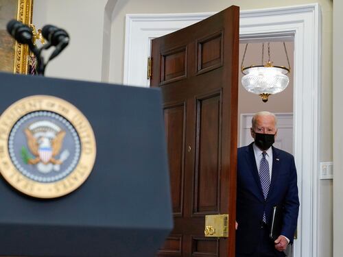 "È finita la guerra più lunga", così Biden annuncia il ritiro delle truppe dall'Afghanistan