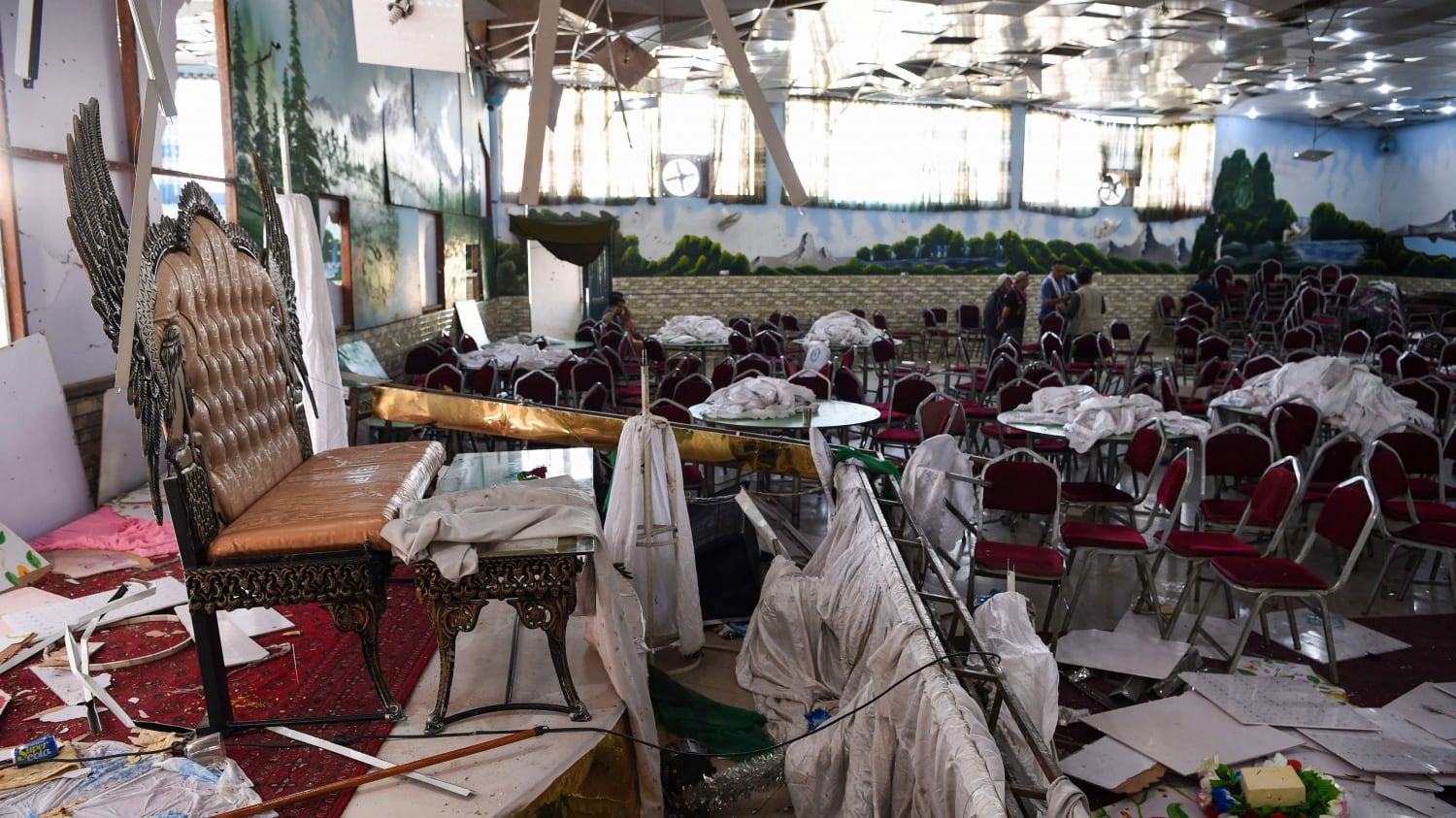 Terrore a Kabul, kamikaze in azione durante matrimonio: 63 morti e 182 feriti