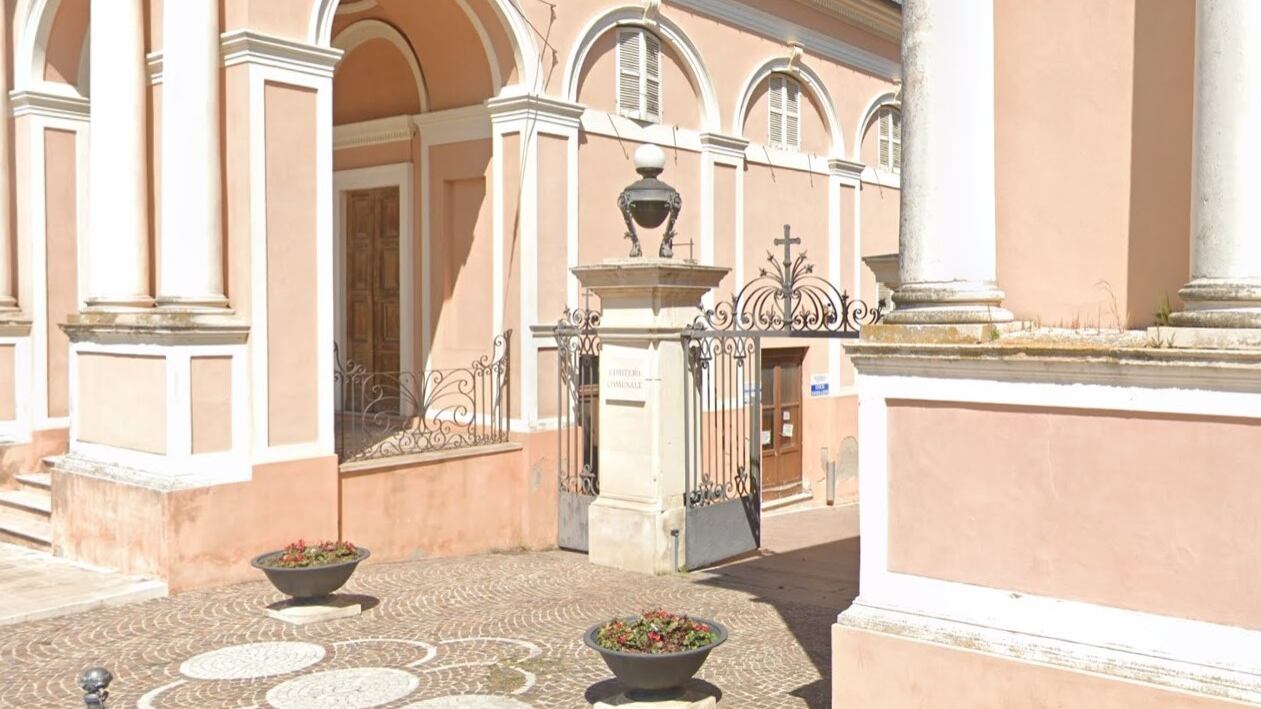 Choc a Chieti, donna trovata morta al cimitero. Aveva la testa dentro una busta