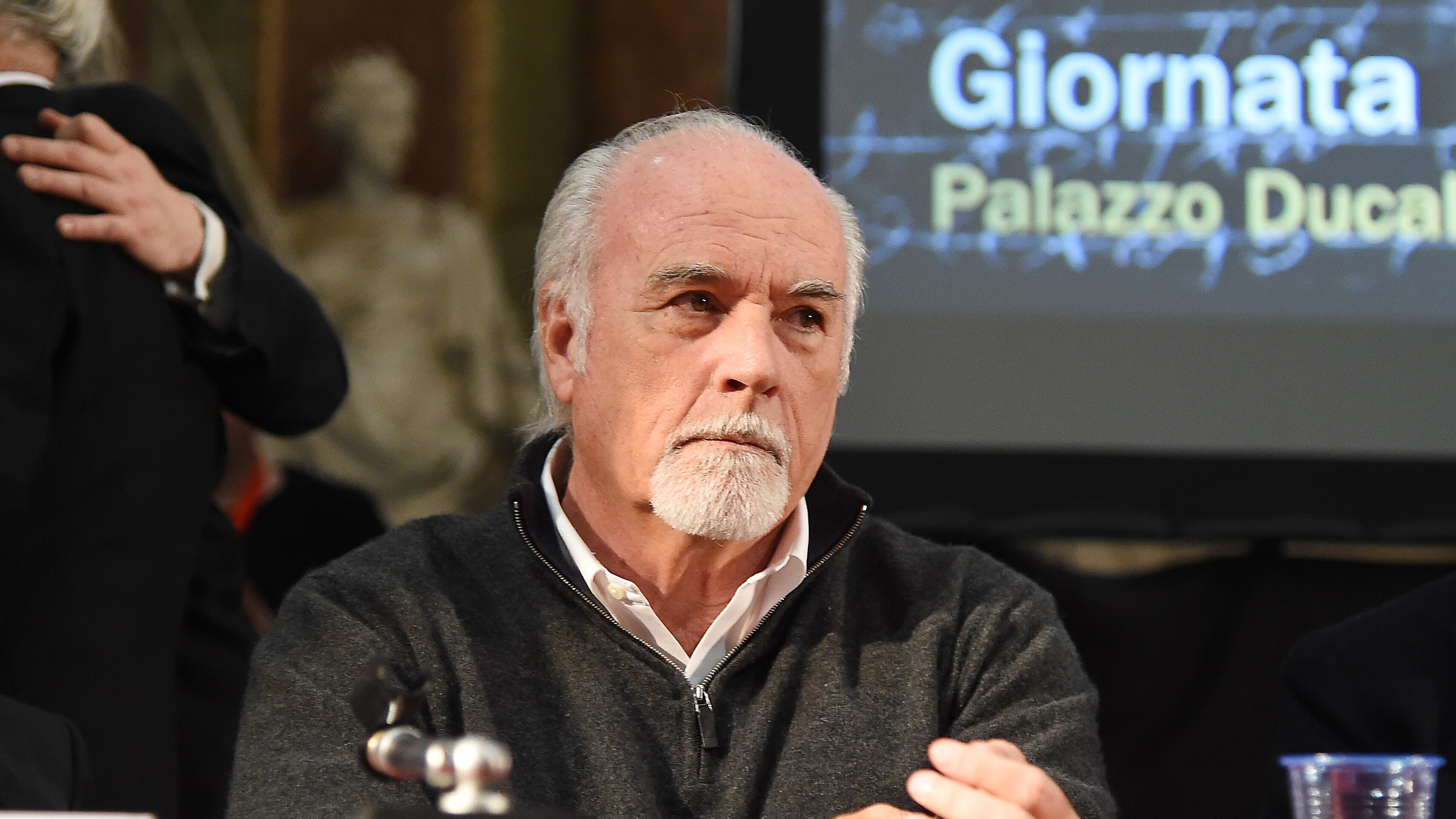 Antonio Ricci dopo la bufera su Striscia: "Denuncia fa più ridere del siparietto. Non chiediamo scusa"