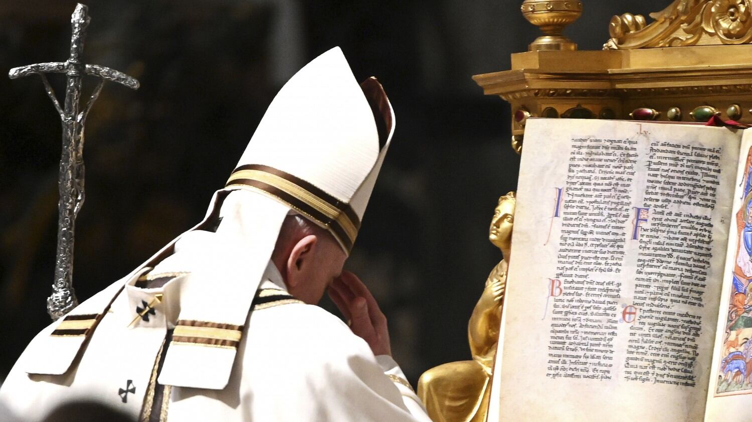 Ancora problemi per il Papa: saltano impegni di questi giorni