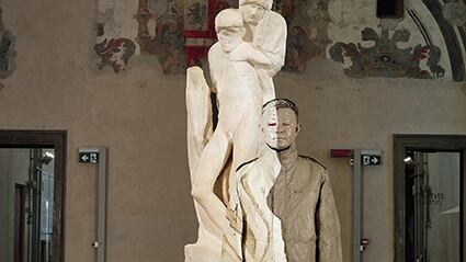 Dalla Cina al Mudec gli scatti "mimetici" del performer Liu Bolin