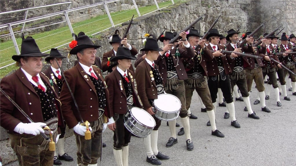 Alto Adige, gli Schützen disertano la cerimonia: "No all'inno di Mameli"