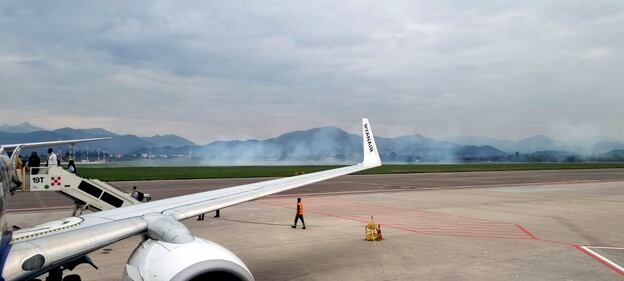 Esplodono pneumatici in atterraggio: volo Ryanair fermo in pista a Orio al Serio 5