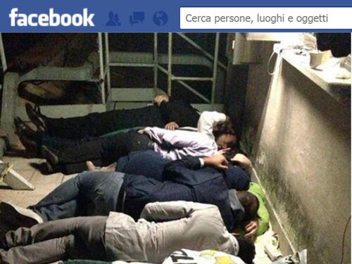 Nottata all'addiaccio sul tetto: i grillini occupano la Camera