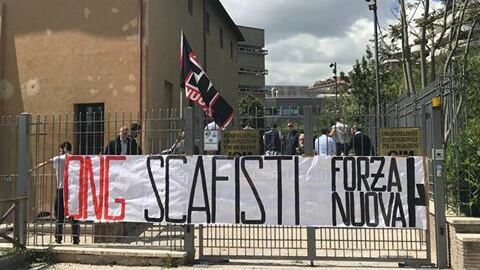 Blitz di Forza Nuova contro Ong: "Sono degli scafisti"