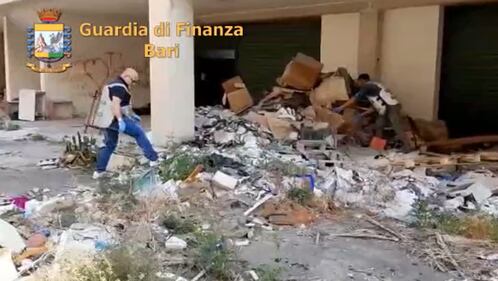 Nel Barese, scoperta discarica abusiva: area sotto sequestro 4