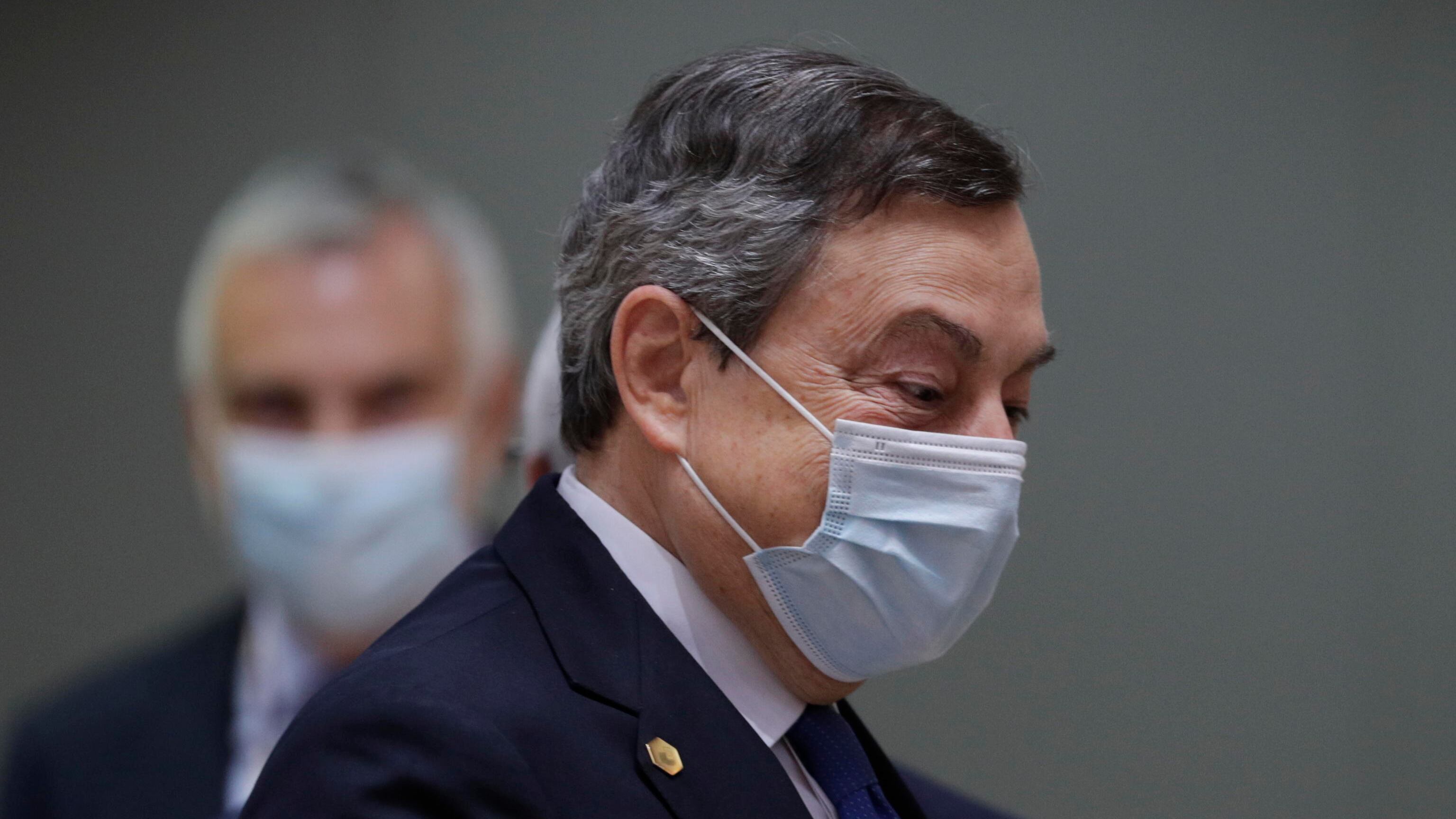 Draghi conferma la linea sui tamponi dall'estero: "Vogliamo proteggere l'Italia"
