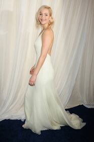 Jennifer Lawrence senza reggiseno alla première di Joy 4