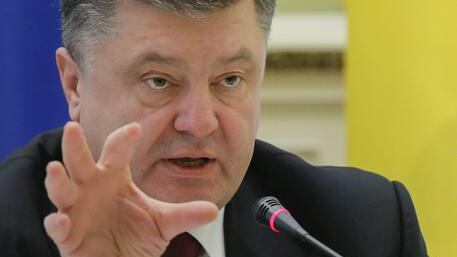 Venti di guerra in Ucraina. Poroshenko attacca: "Pronti all'offensiva russa".