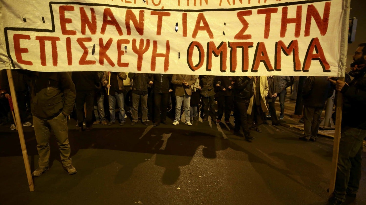 Migliaia in strada ad Atene contro la visita in Grecia di Obama