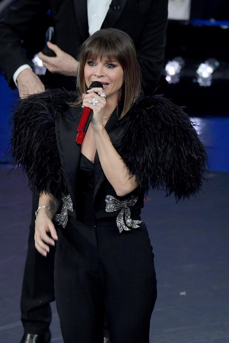 Sanremo 2019: l'esibizione di Alessandra Amoroso 7