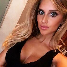 Lady Rugani mozzafiato su Instagram: i suoi scatti infiammano i social 11