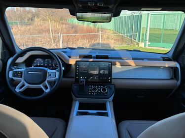 Land Rover Defender sei cilindri diesel: tutte le foto 3