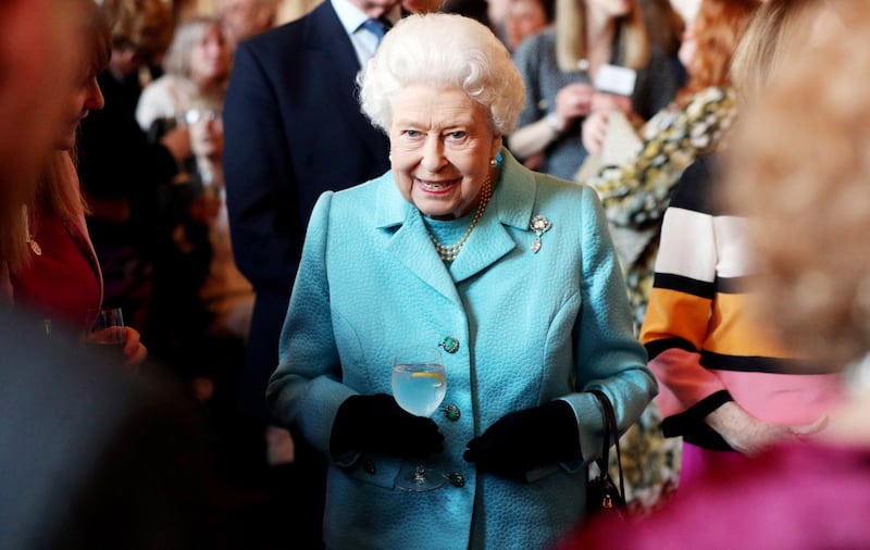 Meghan Markle, la Regina Elisabetta II e Kate Middleton: foto 5