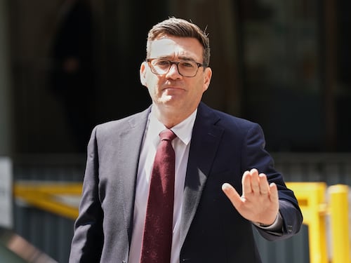 È il giorno di Burnham: per il premier Labour una squadra semi-nuova