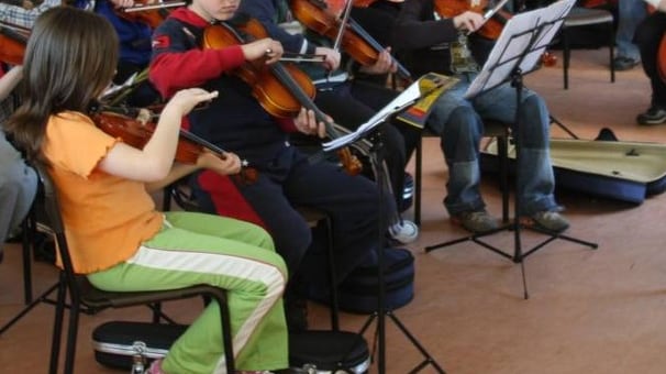 I bimbi suonano a scuola. Ispettore della Siae chiede il pagamento dei diritti d'autore
