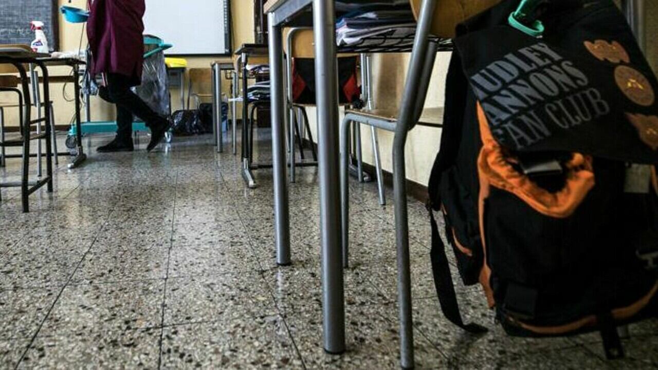 "Sei un nano malefico". A processo per maltrattamenti un'insegnante di Roma
