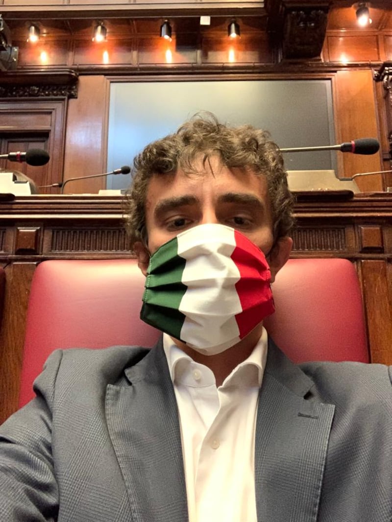 Coronavirus, deputati di Fdi con mascherine tricolori 1