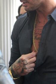 Fabrizio Corona, striptease al party di Camicissima 8