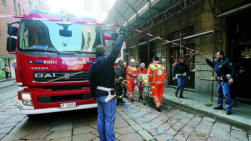 Fiamme per una sigaretta, muore nel rogo di casa