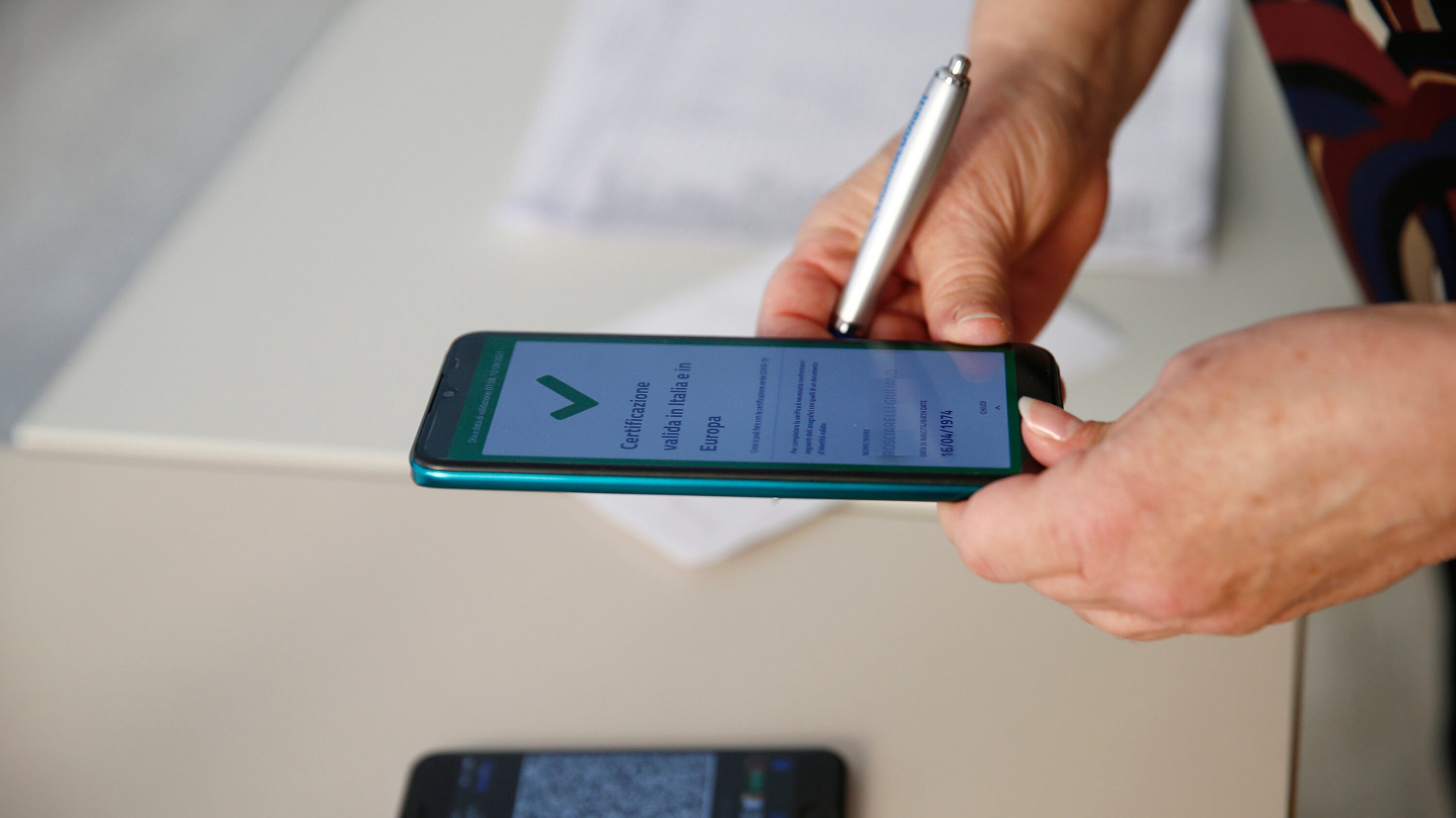 Al lavoro senza pass non c'è sospensione (e torna l'indennità). Disco verde allo sci