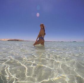 Gracia De Torres, topless a Formentera 6