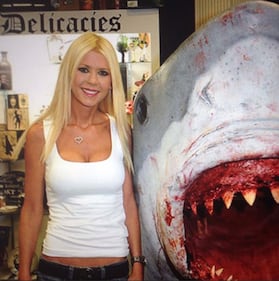 Tara Reid magrissima 20