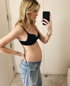 Chiara Ferragni in latex rosso sui social  6