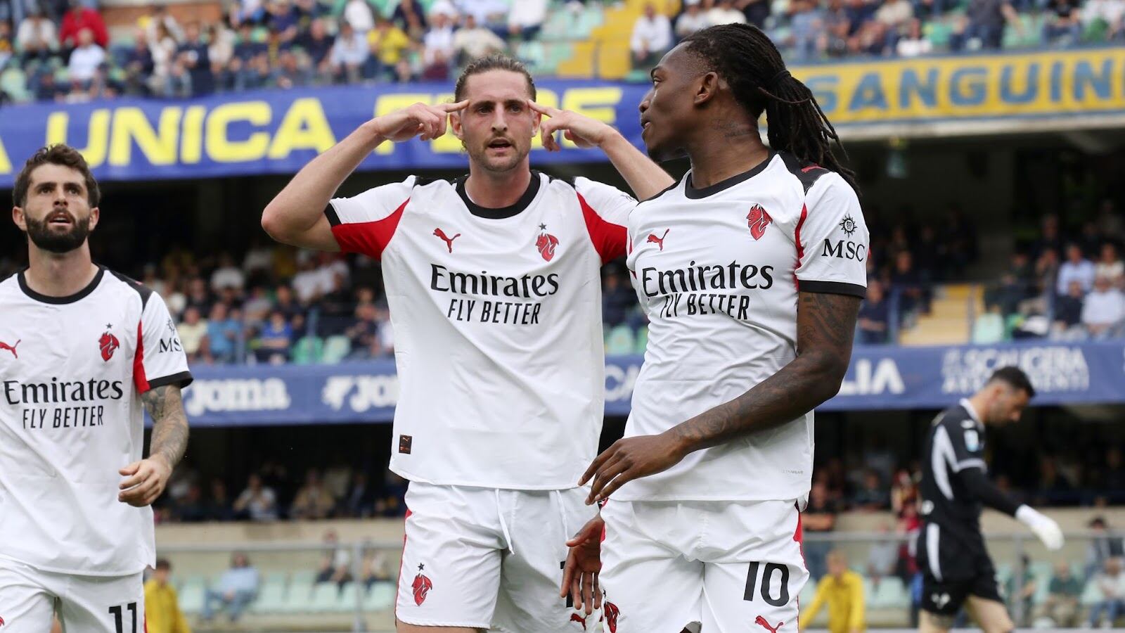 Il Milan soffre ma passa di misura a Verona: i rossoneri raggiungono il Napoli al secondo posto