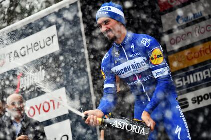 Le foto del francese Alaphilippe alla Milano-Sanremo 3