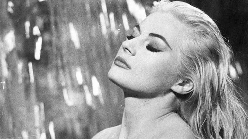 La svedese spiritosa e umile diventata diva in una fontana
