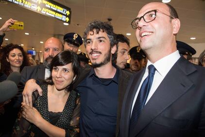 Gabriele Del Grande, l'arrivo all'aeroporto di Bologna 8