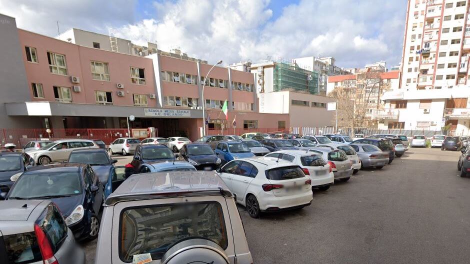 I messaggi e le angherie: così un 13enne si è tolto la vita a Palermo
