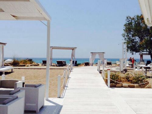 Non ci sono soldi per i controlli: bagni vietati nella Puglia trendy