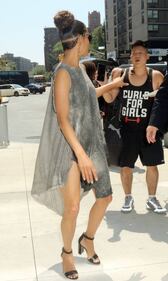 Halle Berry sexy in maxi t-shirt 2