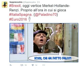 Si gioca Italia-Spagna, Renzi non può vederla: ironia sul web 8
