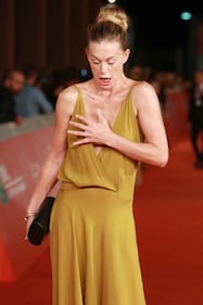 Milena Mancini, scollatura audace 5