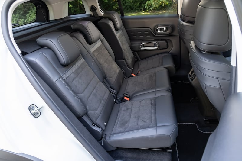 Citroen C5 Aircross Hybrid 136: guarda tutte le foto 14