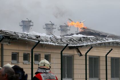 Soccorsi sul luogo dell'esplosione 3