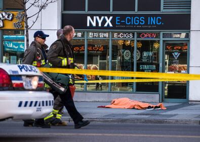Canada, furgone su pedoni a Toronto 15