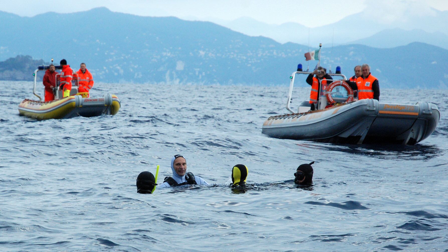 Pescatore prima inghiottito e poi sputato da una balena