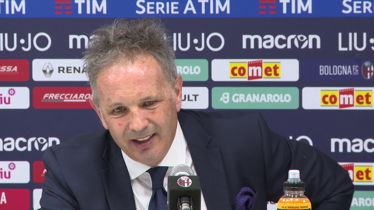 Il duro scontro tra Sinisa Mihajlovic e Medel infiamma il Via del Mare di Lecce