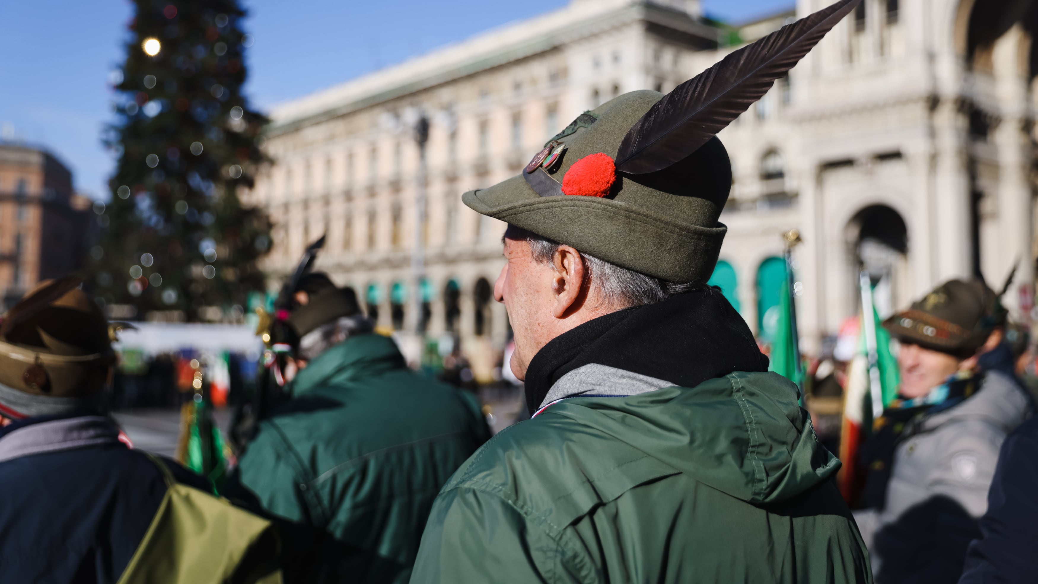 Scritte contro gli alpini, cinque anarchici indagati per terrorismo