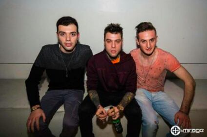 Fedez irriconoscibile in discoteca 2
